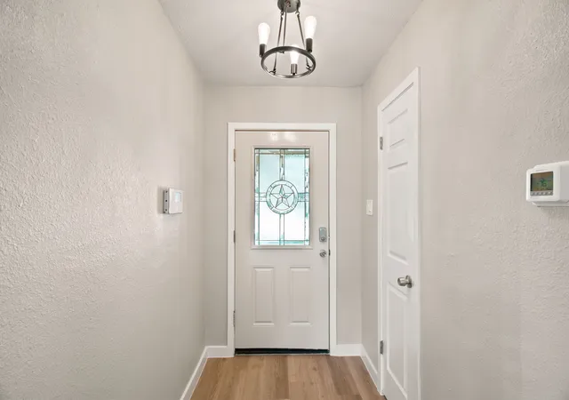 Photo 2 of Sale Pending at 1615 Roundrock Trl, Mesquite, TX 75149 | MLS# 21275152 | Listing updated on 2026-10-07