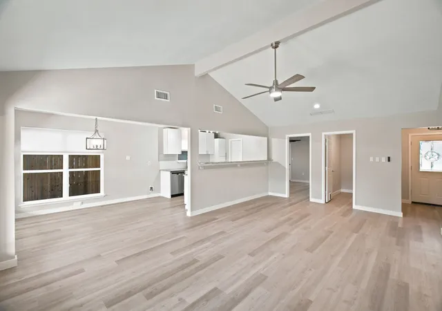 Photo 4 of Sale Pending at 1615 Roundrock Trl, Mesquite, TX 75149 | MLS# 21275152 | Listing updated on 2026-10-07