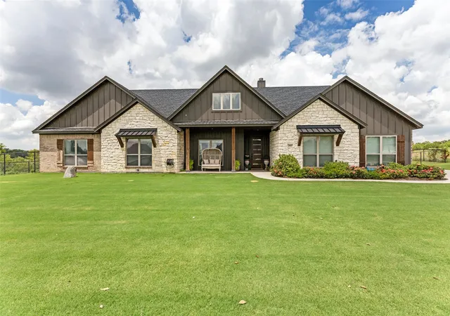 Photo 1 of Single family home for sale at 2015 Veal Cir, Weatherford, TX 76085 | MLS# 21327670 | Listing updated on 2026-09-09