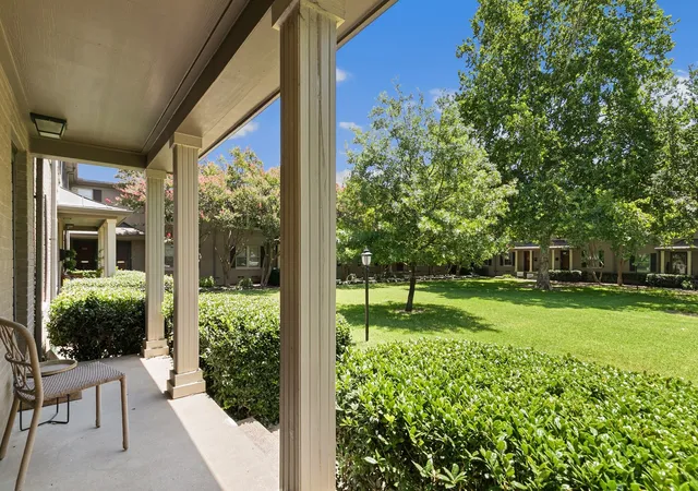 Listing Photo 4 - Condo for sale in building located at 6347 Bordeaux Ave, Dallas, TX 75209 - Unit #6374