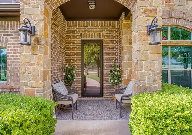 Photo 3 of Single family home for sale at 119 Antler Ridge Ct, Azle, TX 76020 | MLS# 21321940 | Listing updated on 2026-09-10