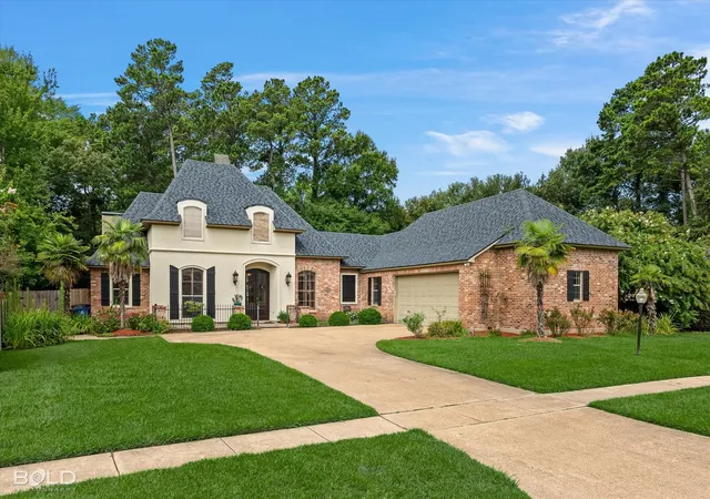 Photo 2 of Single family home for sale at 375 St Charles Blvd, Shreveport, LA 71106 | MLS# 21332700 | Listing updated on 2026-08-01