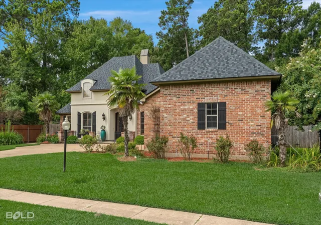 Photo 3 of Single family home for sale at 375 St Charles Blvd, Shreveport, LA 71106 | MLS# 21332700 | Listing updated on 2026-10-06