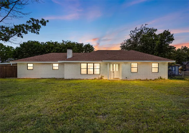 Photo 1 of Single family home for sale at 608 S Colorado St, Whitney, TX 76692 | MLS# 21332499 | Listing updated on 2026-09-10