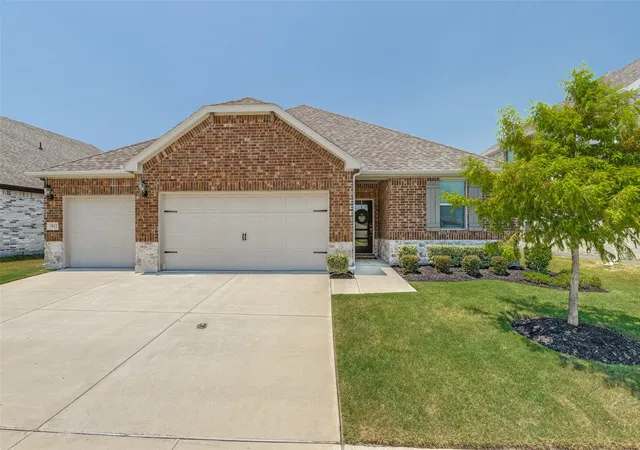 Photo 1 of Single family home for sale at 3812 Copperwood Dr, Mc Kinney, TX 75071 | MLS# 21331444 | Listing updated on 2026-09-03