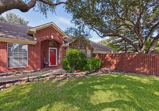 Photo 2 of Single family home for sale at 6800 Forest Hills Dr, Plano, TX 75023 | MLS# 21330512 | Listing updated on 2026-08-01