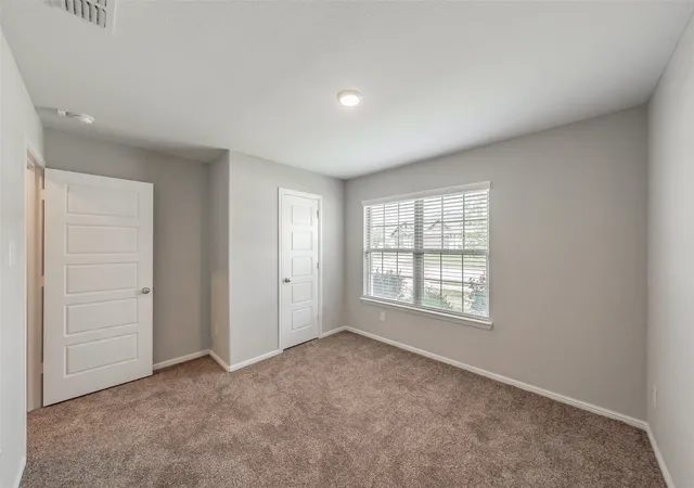 Photo 3 of Single family home for sale at 1207 Putnam St, Mansfield, TX 76063 | MLS# 21331513 | Listing updated on 2026-09-11