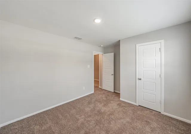 Photo 3 of Single family home for sale at 1207 Putnam St, Mansfield, TX 76063 | MLS# 21331513 | Listing updated on 2026-09-11