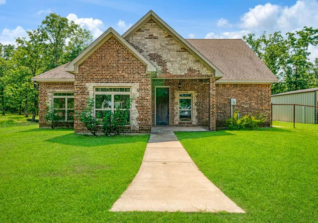 Photo 1 of Single family home for sale at 821 County Road 43830, Paris, TX 75462 | MLS# 21330916 | Listing updated on 2026-09-09
