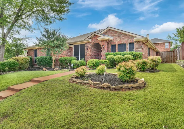 Photo 2 of Single family home for sale at 8210 Sailors St, Rowlett, TX 75089 | MLS# 21331354 | Listing updated on 2026-09-13