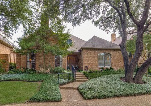 Photo 1 of Single family home for sale at 7215 Lane Park Dr, Dallas, TX 75225 | MLS# 21332655 | Listing updated on 2026-09-13