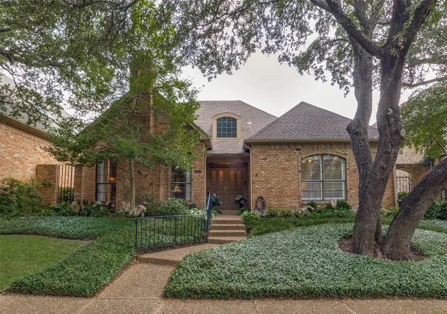 Photo 2 of Single family home for sale at 7215 Lane Park Dr, Dallas, TX 75225 | MLS# 21332655 | Listing updated on 2026-09-13