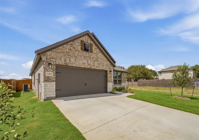 Photo 4 of Single family home for sale at 3401 Helena St, Gainesville, TX 76240 | MLS# 21329809 | Listing updated on 2026-10-04