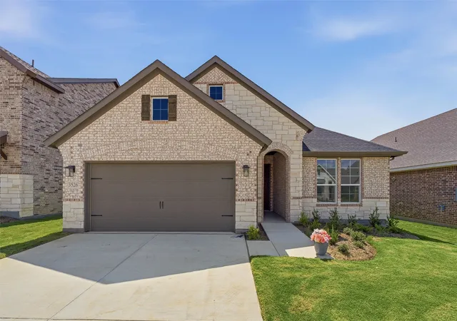 Photo 2 of Single family home for sale at 3526 Helena St, Gainesville, TX 76240 | MLS# 21329833 | Listing updated on 2026-10-07