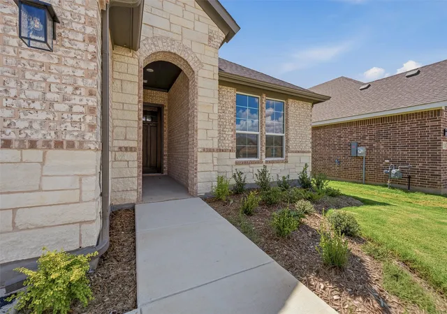 Photo 4 of Single family home for sale at 3526 Helena St, Gainesville, TX 76240 | MLS# 21329833 | Listing updated on 2026-10-07
