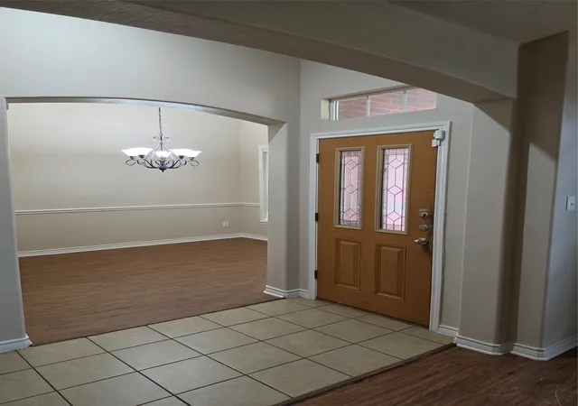 Photo 3 of Sale Pending at 1743 Summerwood Ln, Cedar Hill, TX 75104 | MLS# 21332702 | Listing updated on 2026-09-12