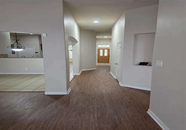 Photo 4 of Sale Pending at 1743 Summerwood Ln, Cedar Hill, TX 75104 | MLS# 21332702 | Listing updated on 2026-09-12