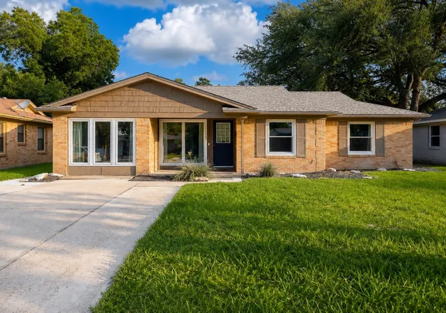 Photo 3 of Single family home for sale at 11367 Lippitt Ave, Dallas, TX 75218 | MLS# 21332912 | Listing updated on 2026-09-12