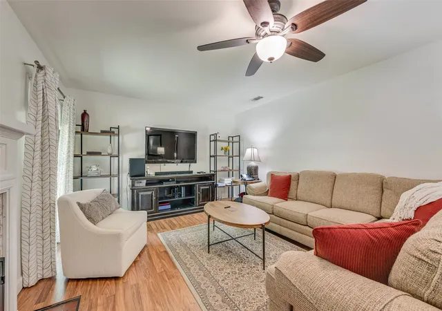 Photo 4 of Single family home for sale at 2630 Langdon Ave, Dallas, TX 75235 | MLS# 21332961 | Listing updated on 2026-09-15