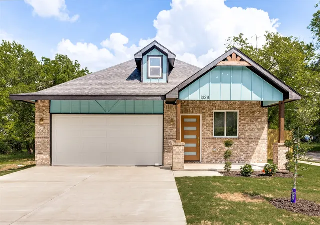 Photo 1 of Single family home for sale at 1329 Arizona Ave, Fort Worth, TX 76104 | MLS# 21332936 | Listing updated on 2026-09-15