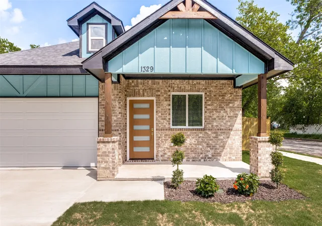Photo 3 of Single family home for sale at 1329 Arizona Ave, Fort Worth, TX 76104 | MLS# 21332936 | Listing updated on 2026-09-15