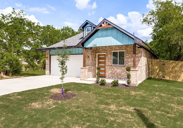 Photo 3 of Single family home for sale at 1329 Arizona Ave, Fort Worth, TX 76104 | MLS# 21332936 | Listing updated on 2026-09-15