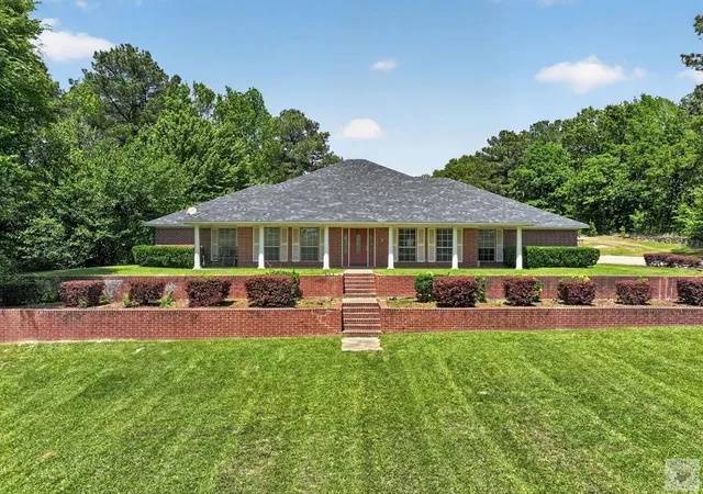 Photo 1 of Single family home for sale at 100 Barfield Ln, New Boston, TX 75570 | MLS# 21333051 | Listing updated on 2026-09-14