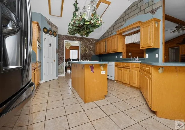 Photo 4 of Single family home for sale at 100 Barfield Ln, New Boston, TX 75570 | MLS# 21333051 | Listing updated on 2026-09-14