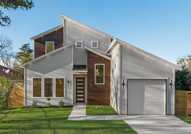 Photo 3 of Single family home for sale at 2507 Fatima Ave, Dallas, TX 75241 | MLS# 21333129 | Listing updated on 2026-09-13