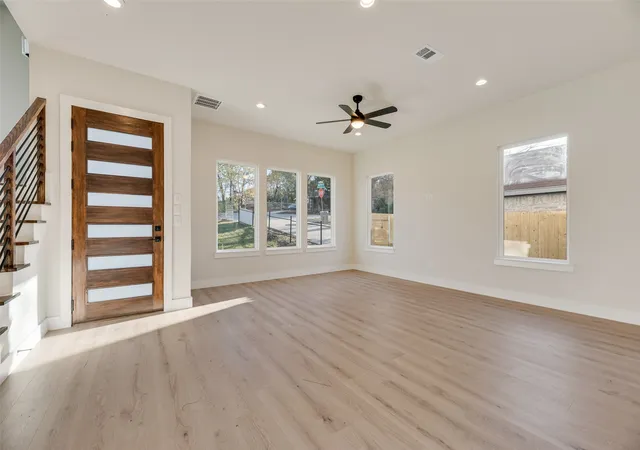 Photo 4 of Single family home for sale at 2507 Fatima Ave, Dallas, TX 75241 | MLS# 21333129 | Listing updated on 2026-09-13