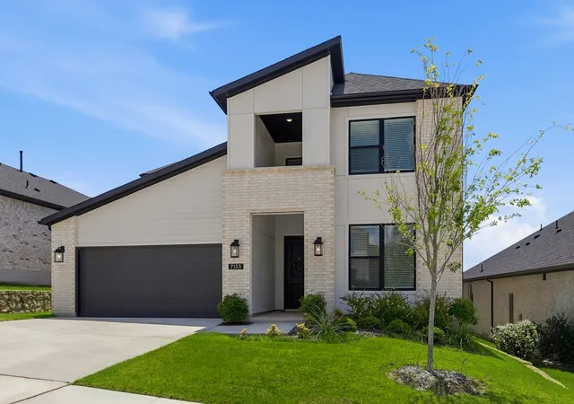 Photo 1 of Single family home for sale at 7133 Talon Bluff Dr, Fort Worth, TX 76179 | MLS# 21331045 | Listing updated on 2026-09-07