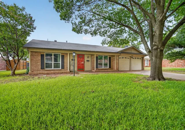 Photo 1 of Single family home for sale at 5016 Saint Lawrence Rd, Fort Worth, TX 76103 | MLS# 21331543 | Listing updated on 2026-09-11