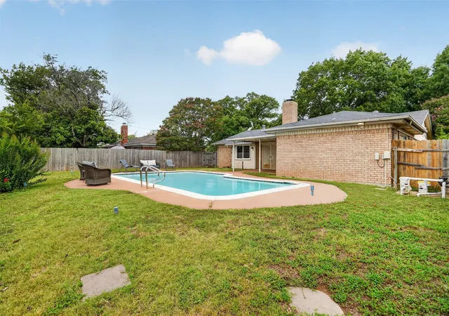 Photo 3 of Single family home for sale at 5016 Saint Lawrence Rd, Fort Worth, TX 76103 | MLS# 21331543 | Listing updated on 2026-09-11