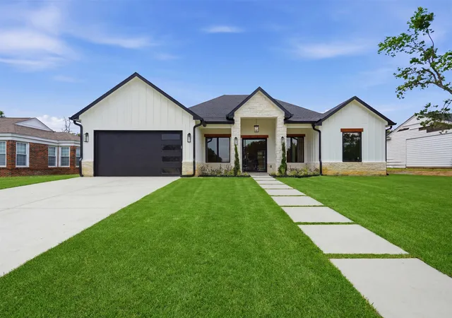 Single family home for sale at 6404 Camp Bowie Blvd, Fort Worth, TX 76116 | MLS# 21333298 | Listing updated on 2026-09-26