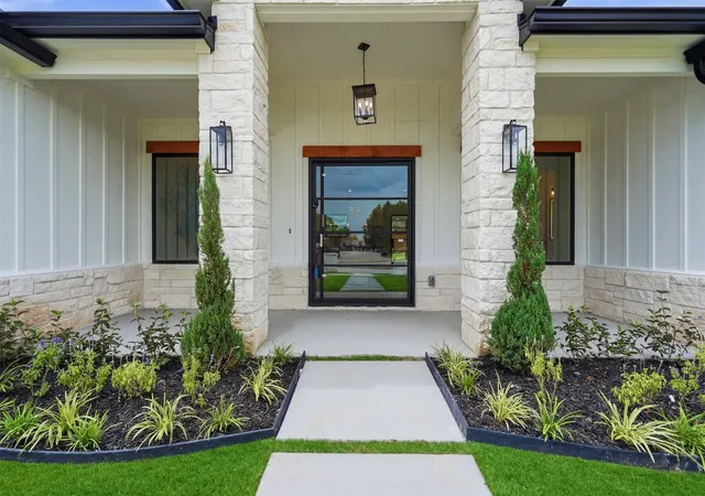 Photo 3 of Single family home for sale at 6404 Camp Bowie Blvd, Fort Worth, TX 76116 | MLS# 21333298 | Listing updated on 2026-09-26