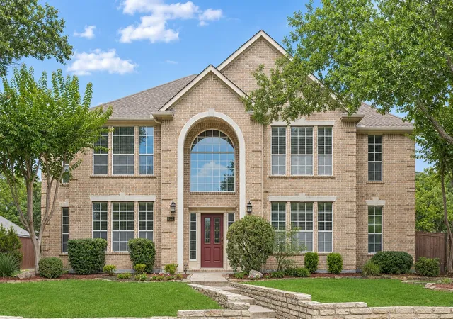 Photo 1 of Single family home for sale at 122 Woodland Cvs, Coppell, TX 75019 | MLS# 21333035 | Listing updated on 2026-10-07
