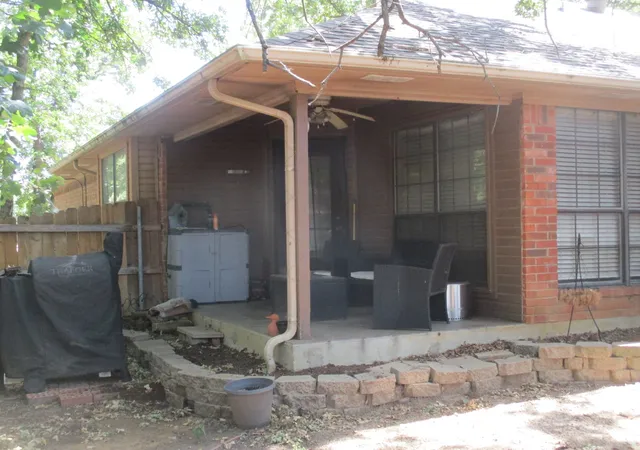 Photo 2 of Single family home for sale at 2309 Oak Park Dr, Denton, TX 76209 | MLS# 21332557 | Listing updated on 2026-09-11