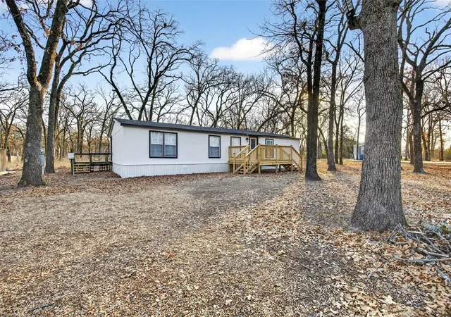 Photo 3 of Manufactured home for sale at 237 Wildflower Dr, Mabank, TX 75156 | MLS# 21333471 | Listing updated on 2026-09-10