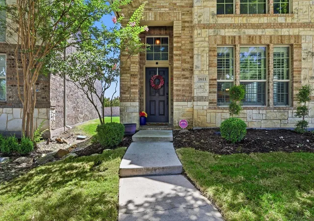 Photo 2 of Single family home for sale at 1611 Estacado Dr, Allen, TX 75013 | MLS# 21331858 | Listing updated on 2026-09-22