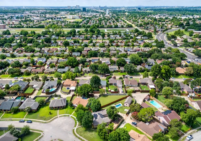 Photo 3 of Single family home for sale at 852 Bronco Ln, Plano, TX 75023 | MLS# 21307605 | Listing updated on 2026-07-31