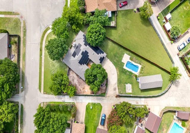 Photo 3 of Single family home for sale at 852 Bronco Ln, Plano, TX 75023 | MLS# 21307605 | Listing updated on 2026-07-31