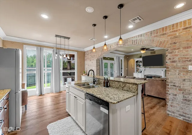 Photo 3 of Single family home for sale at 9053 Sundance Ln, Shreveport, LA 71106 | MLS# 21333401 | Listing updated on 2026-09-12