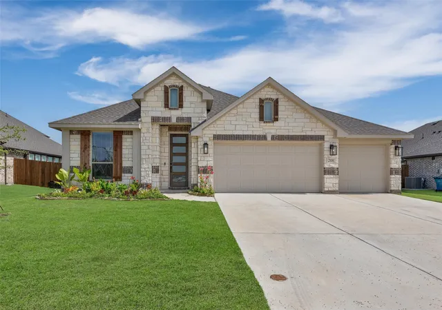 Photo 1 of Single family home for sale at 208 Shady Bank Wy, Nevada, TX 75173 | MLS# 21330910 | Listing updated on 2026-09-10