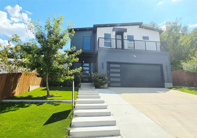 Single family home for sale at 1320 Compton St, Dallas, TX 75203 | MLS# 21333536