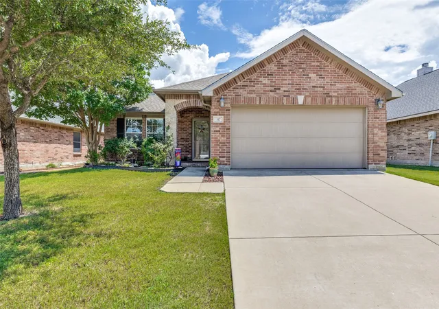 Photo 1 of Sale Pending at 317 Amethyst Dr, Fort Worth, TX 76131 | MLS# 21332423 | Listing updated on 2026-09-08
