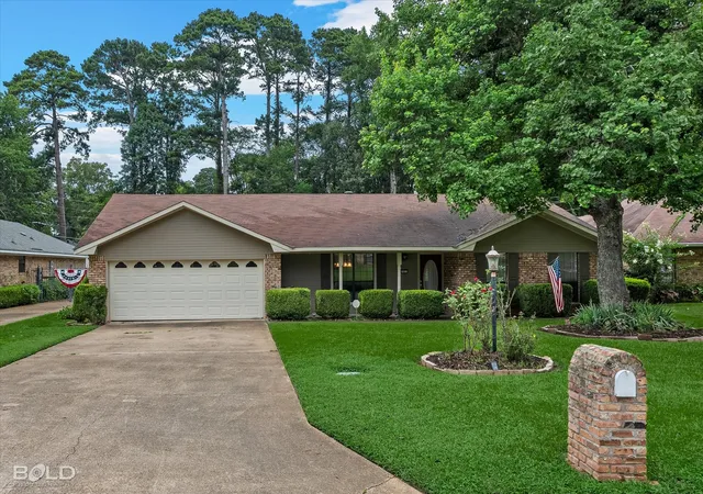 Photo 2 of Single family home for sale at 10011 Trailridge Dr, Shreveport, LA 71106 | MLS# 21331512 | Listing updated on 2026-09-09