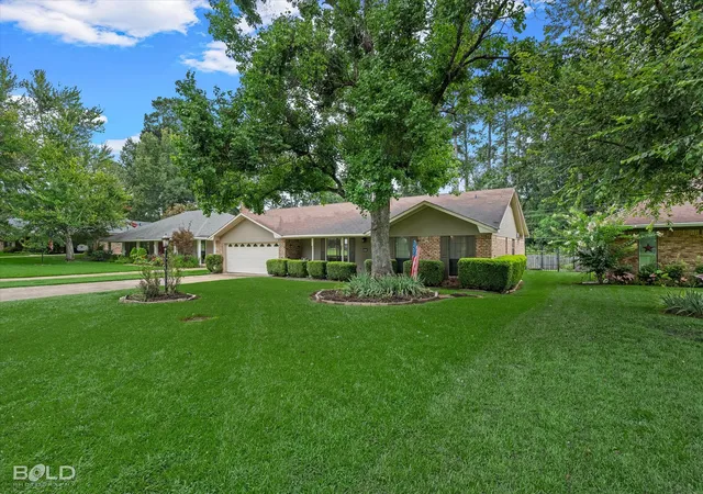 Photo 3 of Single family home for sale at 10011 Trailridge Dr, Shreveport, LA 71106 | MLS# 21331512 | Listing updated on 2026-09-09