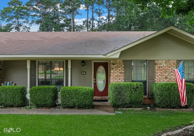 Photo 3 of Single family home for sale at 10011 Trailridge Dr, Shreveport, LA 71106 | MLS# 21331512 | Listing updated on 2026-09-09