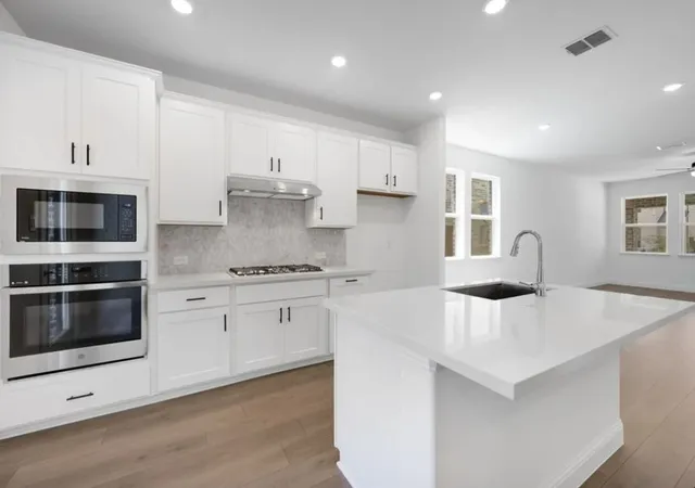 Photo 2 of Sale Pending at 1124 Hyssop Dr, Celina, TX 75009 | MLS# 21333143 | Listing updated on 2026-09-09