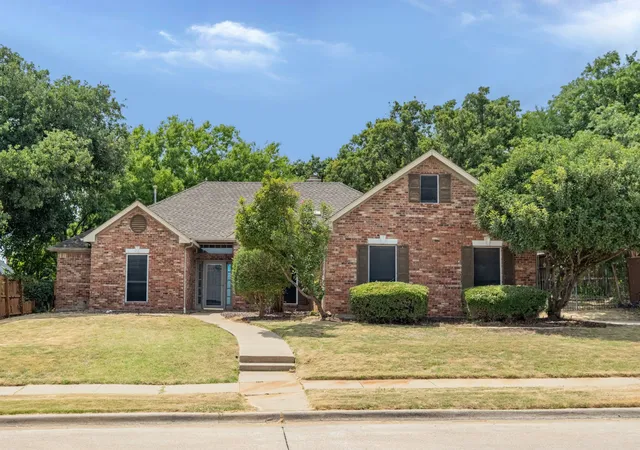Photo 1 of Single family home for sale at 1502 Mission Hills Ln, Corinth, TX 76210 | MLS# 21333609 | Listing updated on 2026-07-30